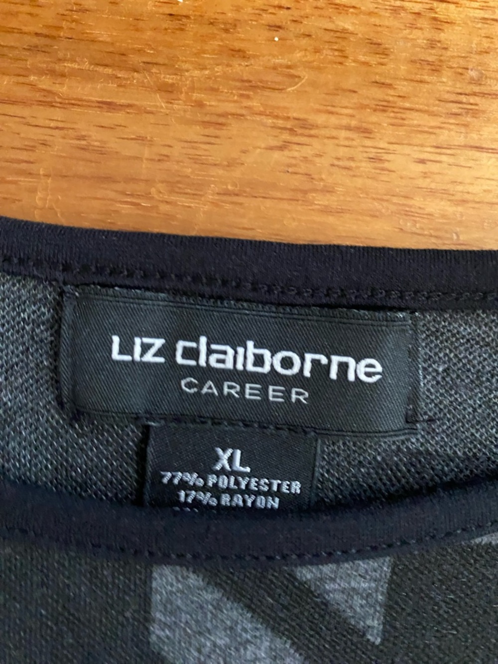 Liz Claiborne Black and Gray Houndstooth Short Sleeve Top - Picture 4 of 7